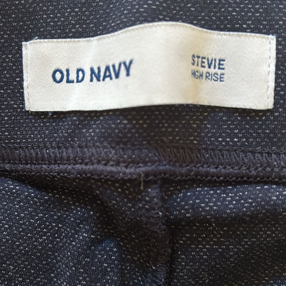 X Large Old Navy Stevie High Rise Leggings. Like New! - Picture 7 of 8